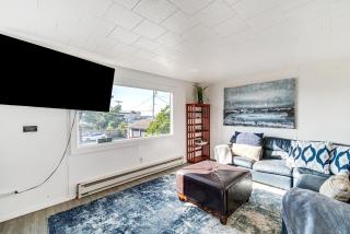 Walk to Beach and Harbor Spacious Westport Apt! - 0