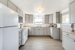 Walk to Beach and Harbor Spacious Westport Apt! - 4