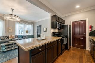 Spacious 1BR Getaway in Historic Dallas - 4