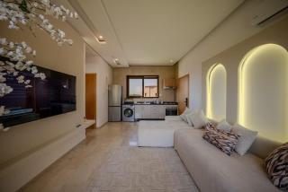 Prestigia Apartment Secure Residence Pool - 9