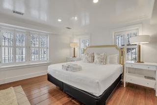 Savannah Chic Garden Apartment by Lucky Savannah - 4