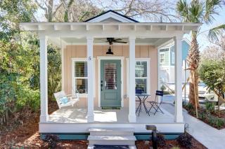 Village on The Bluff: In The Pink by Lucky Savannah - 6