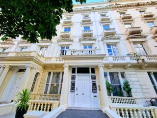 Cosy 3 Bedroom Hyde Park Apartment with 3 Beds plus a Sofa-bed, Building with Elevator, 1 Flight of stairs only to climb - 5