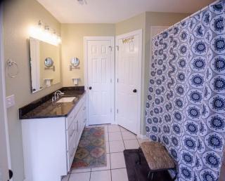 Niagara Retreat in the Heart of NWA - 4