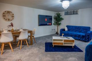 Navy Diamond One Bedroom Apartment in Bradford City Centre - 8