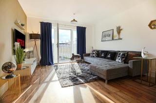 Stylish Apartment with Self-Check-In, Juliet Balcony, Fast WIFI, Smart TVs and Free Parking by Yoko Property - 8