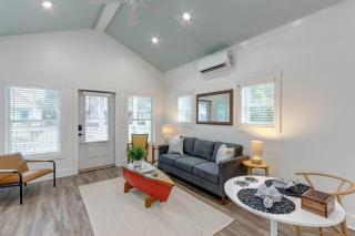 Village on The Bluff: Mid-Ship-Tury Cottage by Lucky Savannah - 5