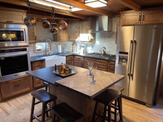 Midtown Meadow Cabin - 5