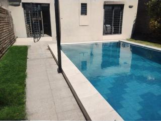 Moderna casa-Hermosa pileta-parrilla,Cochera,AA - 1