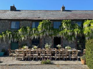 The Stable Yard House at Burtown House & Gardens - 9