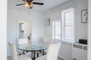 Bright 3 BDRM Unit Perfect for Longer Stays - 8