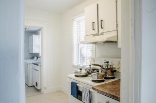 Bright 3 BDRM Unit Perfect for Longer Stays - 5