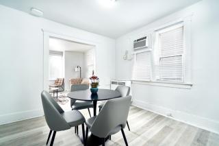 Trendy 3 BedRoom Perfect for Long Stays! ! ! - 7