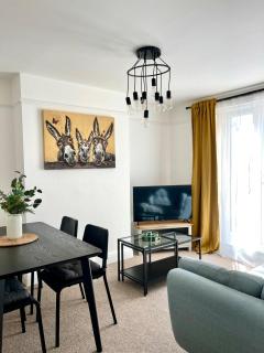 Spacious 4-Bed Home Near Cambridge City Centre - 0