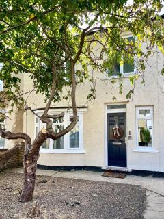 Spacious 4-Bed Home Near Cambridge City Centre - 8