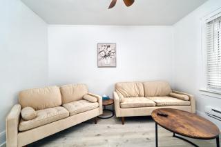 Bright Quiet One Bedroom Apartment - 8