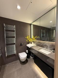 Stunning Large Luxury Penthouse by Tower Bridge Best Views Sleeps 8 People - 5