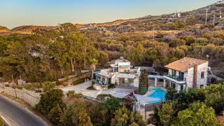 Elegant 2-Villa Stone Estate with Pool & Sea Views - 6