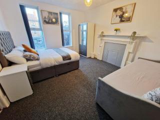 Modern flat in an affluent area for up to 6 guests - 9