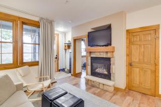 Ski-InandSki-Out, Scenic Mtn Views Granby Retreat! - 2