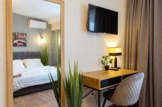 Сучасна студія в центрі - Харківська набережна 3 - 1