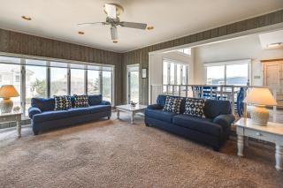 Steps to Ocean Spacious Virginia Beach Retreat! - 1