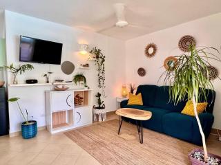 Superbe 2bd apt in gated community 2 steps from everything- Playa Popi - 2