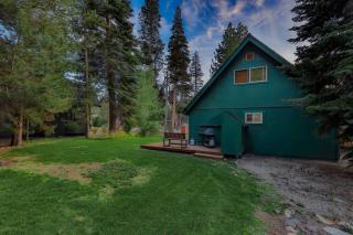 Charming Cherokee Cabin - Secluded Stay for 6 Just 10 Minutes to Tahoe - 5
