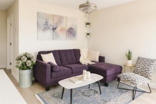 Stylish 2 Bedroom Oasis in a Trendy Urban Enclave - 5