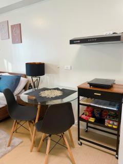 Chic City Studio IT Park With Pool Access - 9