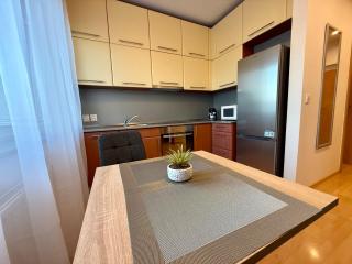 CityStay Apartment Žilina with Parking - 4