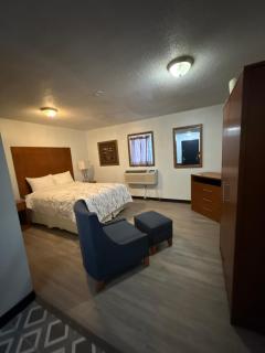 West Dakota Inn - 1