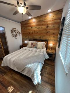 Barn Door Themed Garvan Gardens Blue Bungalow - 1