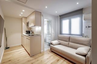 CB10 - Stylish Modern Apartment- 5-minute walk to Gran Vía - 7