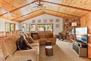 Hunter's Retreat in Upper Moonridge Near Bear Mountain - 5