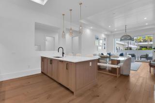 The Mark 208 I Modern Luxury Awaits - 2