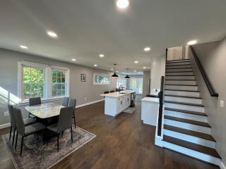 Modern 4BR Family Home with Grill - 0