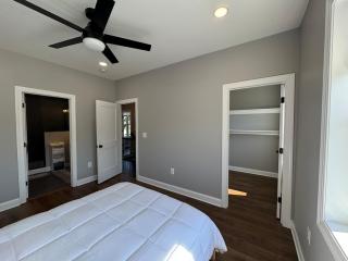 Modern 4BR Family Home with Grill - 2
