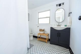 Lovely 1 bedroom 1 bathroom Downtown Long Beach Apartment - 6