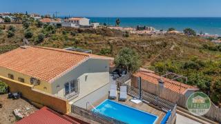 Family cottage in Benajarafe w pool and sea view - 0