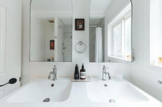 Lovely 2 Bedroom 1 Bathroom Home in Prime Burbank Location - 8