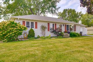 half Mi to Boat Launch Family Getaway in Menasha! - 8