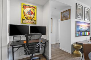 Central Brisbane Stay with Balcony Pool & BBQ - 4