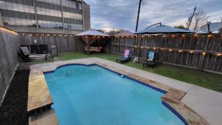 Galleria Getaway Private Pool Sleeps Up to 10 - 9