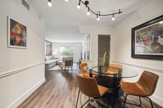 Special 2BR Galleria Condo Pool View Private Entrance - 7
