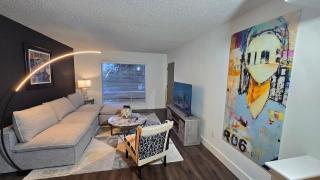 Special 2BR Galleria Condo Pool View Private Entrance - 2