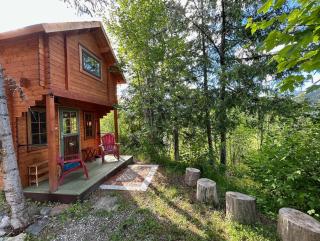 Idyllic Cabin Retreat Only 5 Minutes Away From Nelson - 0