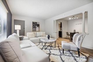 Perk Up Your Getaway Stylish Galleria Retreat - 1