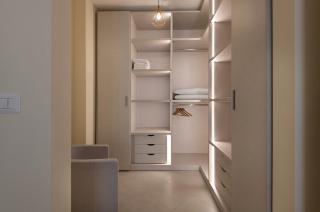 Merlata Suite - 8 min from M1 - private parking - 8