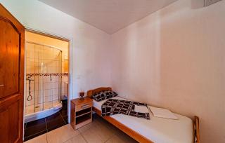 Pet Friendly Apartment In Viganj With Lake View - 2